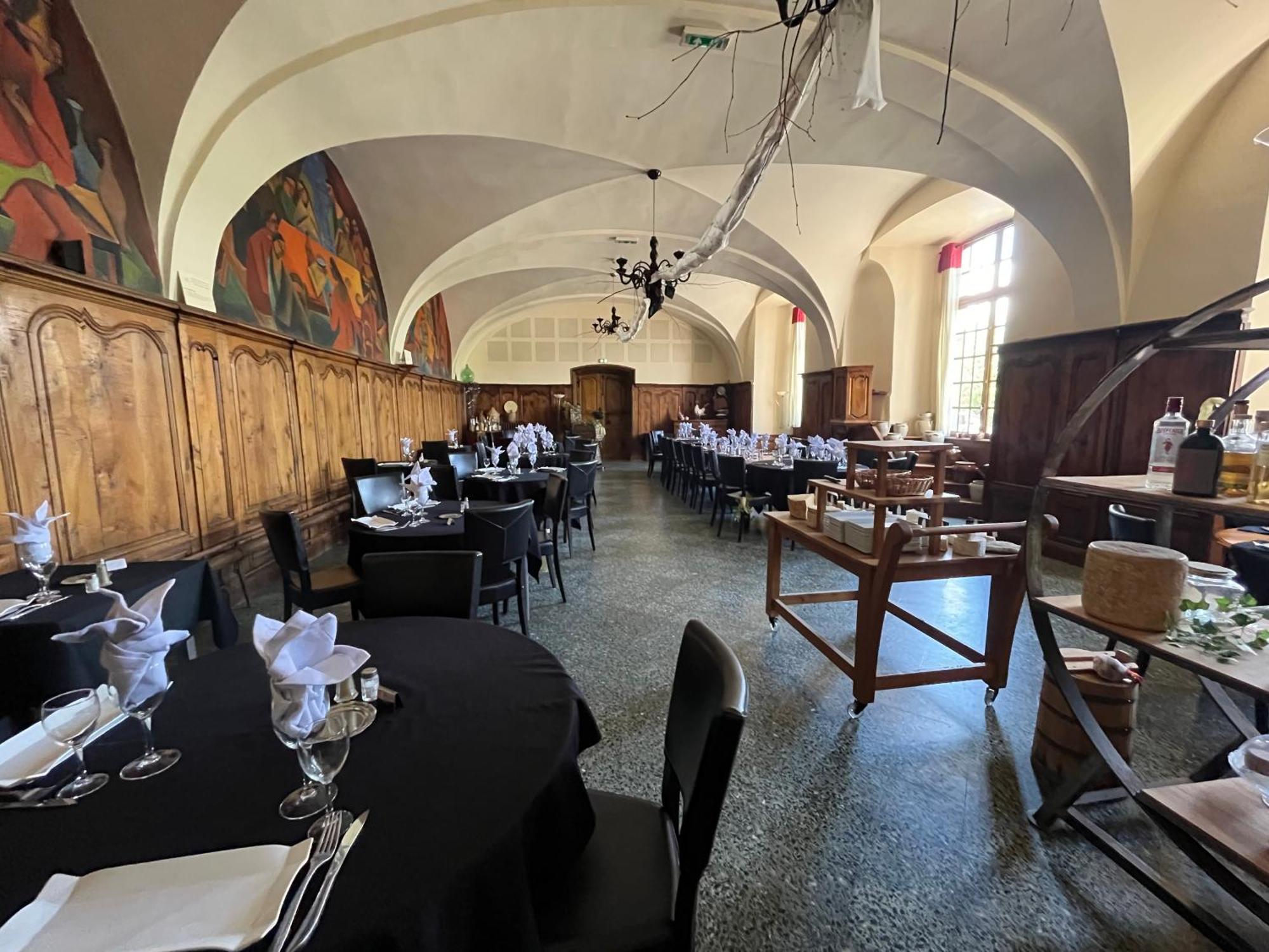 Logis Hotel Ancien Grand Seminaire Saint-Flour  Bagian luar foto